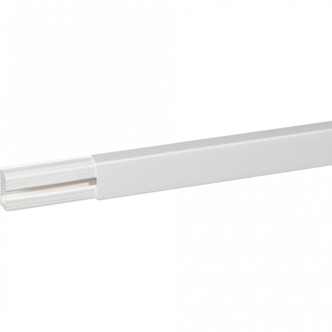 Мини-плинтус LEGRAND DLPlus 40x20 1 секция длина 2,10 м белый 030027