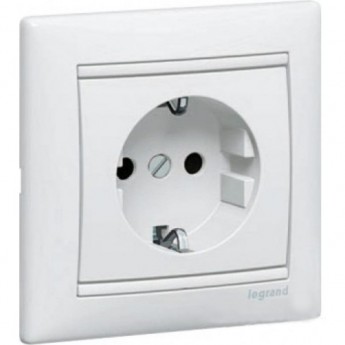 Силовая розетка LEGRAND Valena 2К+3 укоплектованная на винтах 10/16 А 230/250 В белый Силовая розетка LEGRAND Valena 2К+3 укоплектованная на винтах 10/16 А 230/250 В белый
