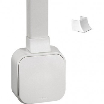 Адаптер LEGRAND Quteo для монтажа серии для мини-каналов Metra 24x14 белый Адаптер LEGRAND Quteo для монтажа серии для мини-каналов Metra 24x14 белый